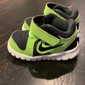 Nike toddler size 3 sneaker